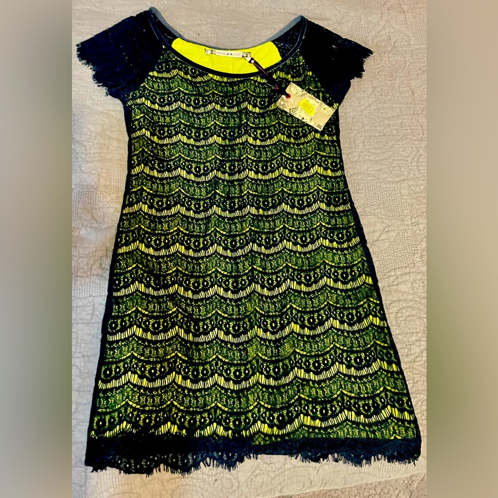 NWT/women's short sleeve dress